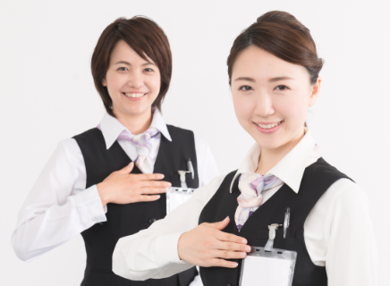 働く2人の女性
